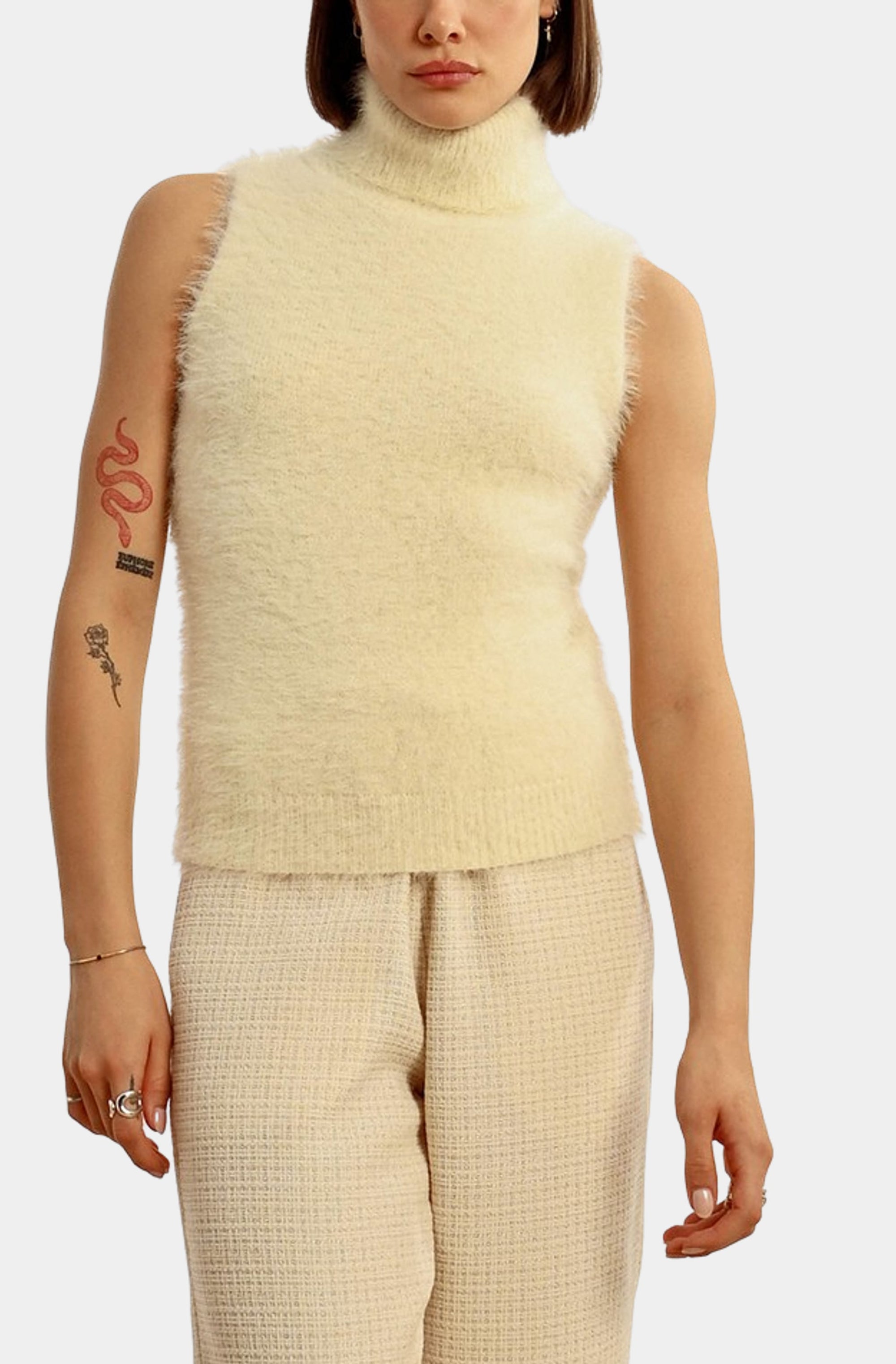 Young Ladies Knitted Sleeveless Sweater